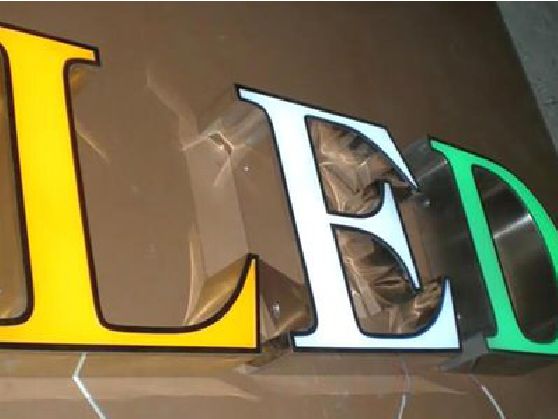西昌介绍LED招牌的基础知识。
